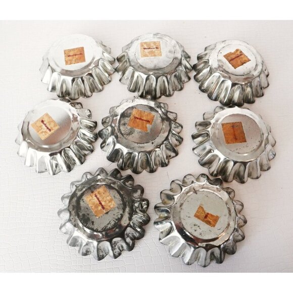 6 Vintage Cookie Cutters Metal Cookie Cutters & 8 Tart Tins Kitchenware Crafts - Picture 5 of 5